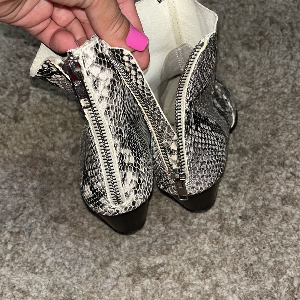 Steve Madden Preston Snake Print Point Toe Leathe… - image 4